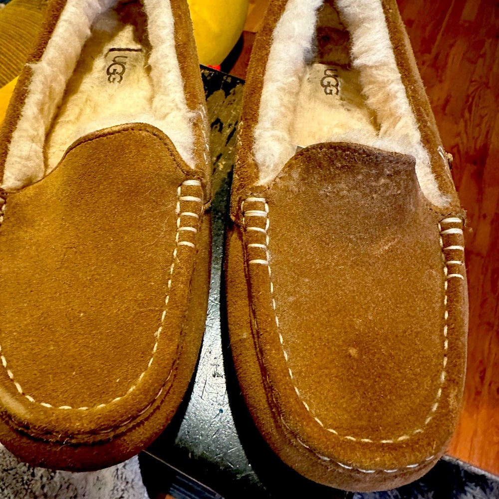 Uggs women’s slippers